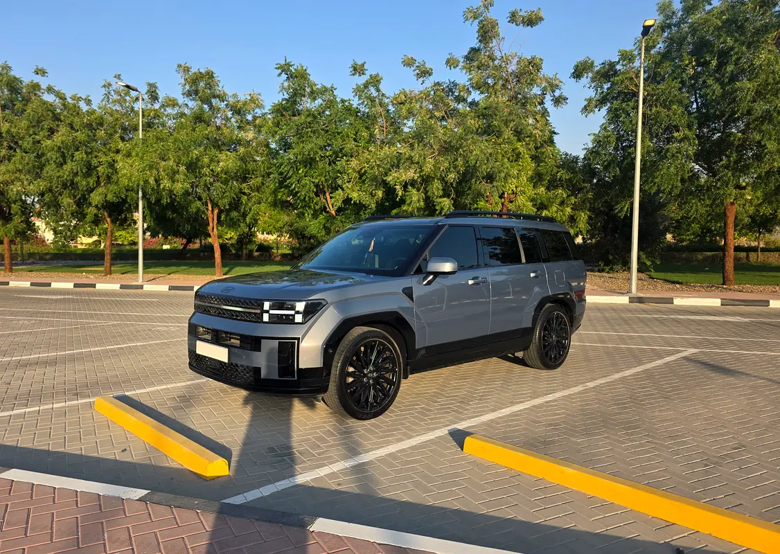 Hyundai Santa Fe 2024 — photo 1 of 20