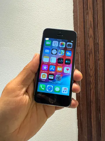 Apple I phone 5s 64GB Mint condition