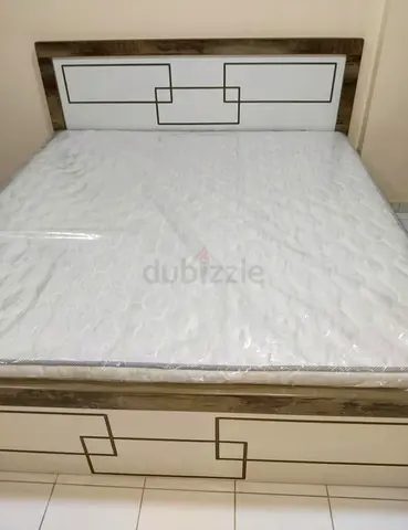 king size bed wooden with mattress