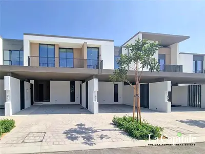 LUXURY TOWNHOUSE | PREMIUM LOCATION | VACANT