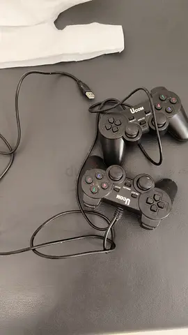 Set of 2 wired USB game controllers (UCOM) - working condition