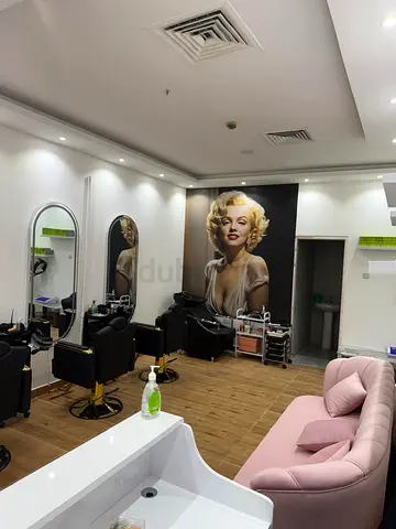 Lady saloon for sale with full fleged set up