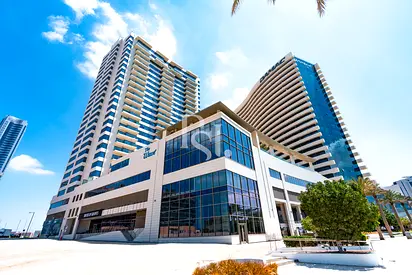 Spacious 3BR Waterfront Apartment With Pool View