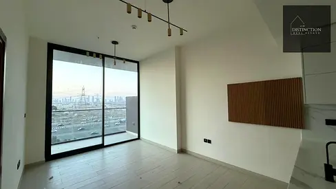 Marina View | Spacious Layout | Sunny Apartment | 2 Bath 1 Bed