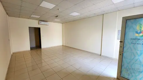 Front Side Shop - Spacious - High Foot Fall Area