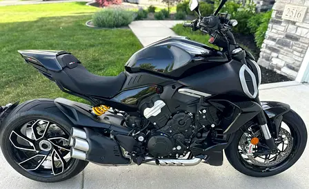 Ducati Diavel V4 - 2023