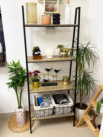 Decor Stand with decoration items
