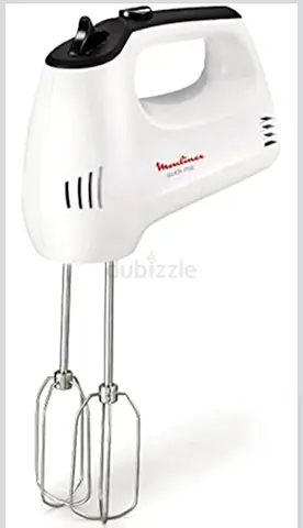 Hand Mixer with Beaters - Good Condition