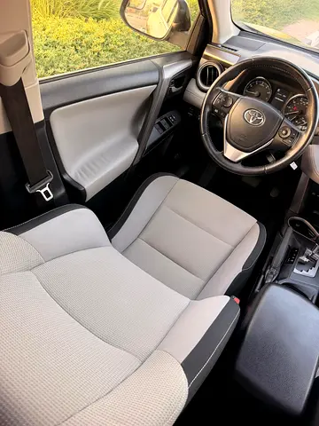 صورة 11 لـ 2016 Toyota RAV 4