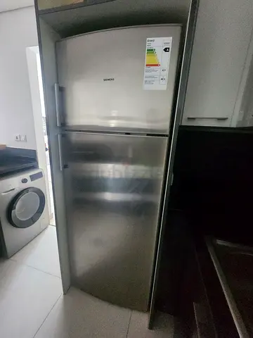 Siemens Stainless Steel Double-Door Refrigerator – Excellent Condition