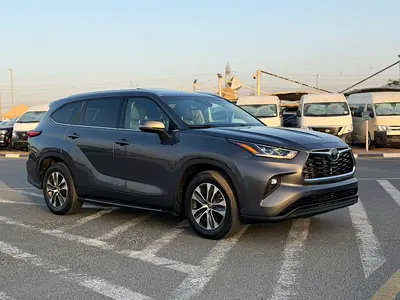 2020 Toyota Highlander XLE Full Option 3.5L V6  - SunRoof - Full Radar System - 7 Seater -Push Start