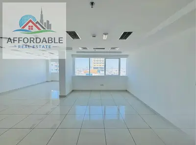 تصميم مفتوح | صيانة جيدة | بدون مبردات | على بُعد مسافة قصيرة سيرًا على الأقدام من المترو