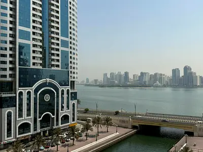 اطلالة بحرية | باركن مجاني | غرفين ماستر + بلكون | تسهيلات في السداد + تأمين شيك | موقع حيوي على قناة القصباء