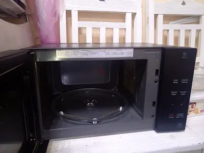 Microwave Oven - Good Condition