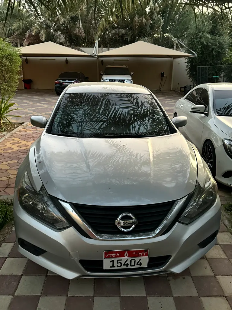 Nissan Altima 2016 — photo 1 of 4