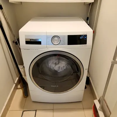 Bosch front-load washer dryer (combo) - good working condition