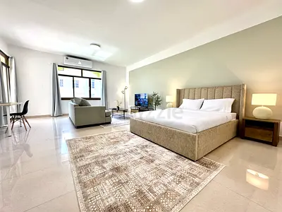 Massive Room by Mercato Mall | 10 min Walking to The Beach!