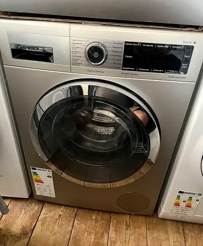 Bosch series 8 model home Wi-Fi connected washer 9kg