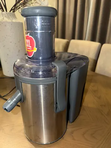 Kitchen juicer extractor - compact stainless steel (used)