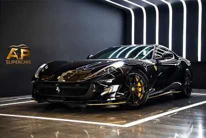 2019 FERRARI 812 SUPERFAST CARBON | GCC SPECS | WARRANTY AVAILABLE