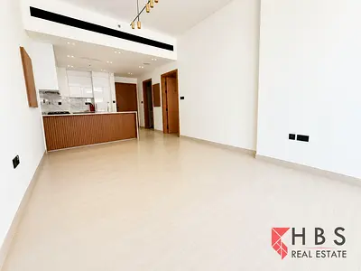 BRIGHT AND SPACIOUS | UNFURNISHED 1BR | SCENIC VIEWS