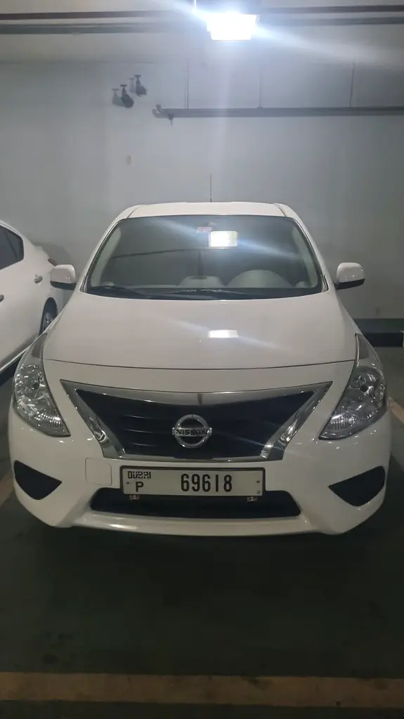 Nissan Sunny 2022 — photo 1 of 8