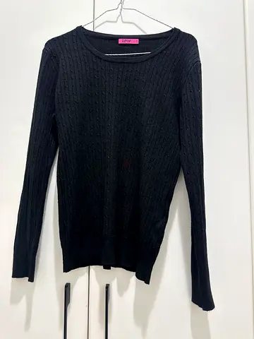 black sweatshirt