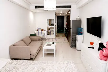 Fully Furnished | Mid Floor | 4 Cheques