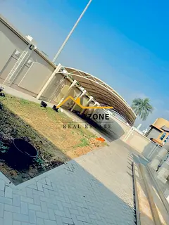 Spacious &amp; Bright 4-Master BR 3-Majlis Big Parking &amp; Garden villa