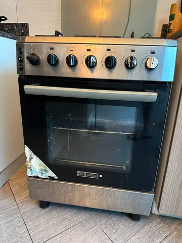 Gas stove with oven