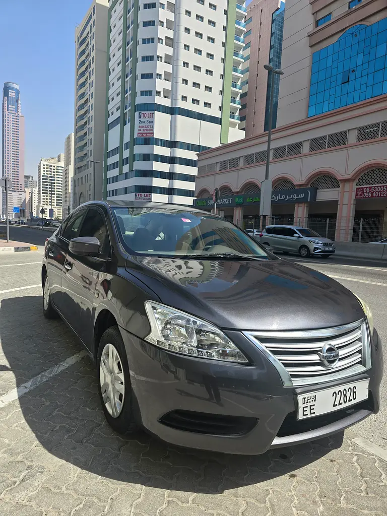 Nissan Sentra 2014 — photo 1 of 7