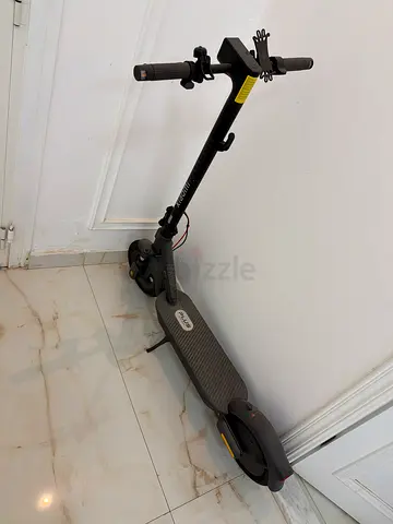 Used electric scooter - lightweight foldable commuter scooter