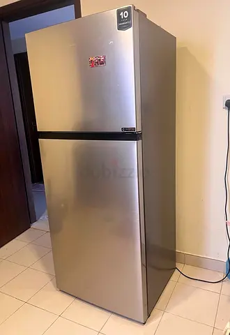 Hisense 488 Liter Double Door Fridge with in the warranty