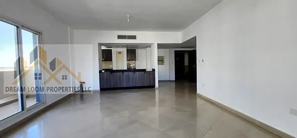 VACANT / OPEN KITCHEN / HIGH FLOOR