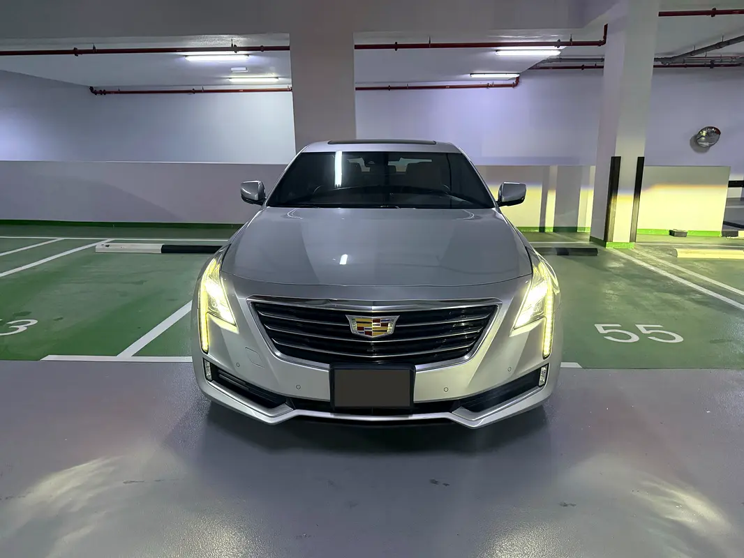 Cadillac CT6 2017 — photo 1 of 12