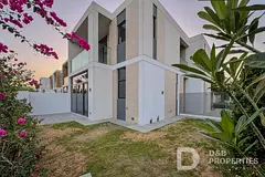 Single Row | Close to Amenities | Door to Street