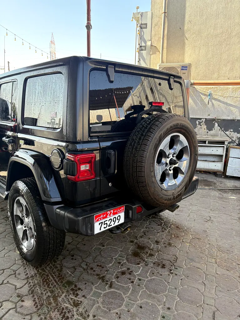 Jeep Wrangler Unlimited 2018 — photo 1 of 16