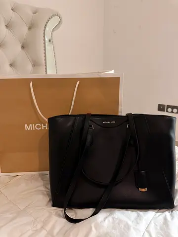 Michael Kors hand bag/totebag