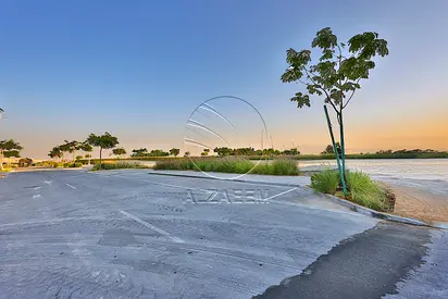 Canal and Marina View Plot | Single Row | 1095 Sqm