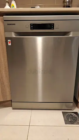 Samsung stainless steel freestanding dishwasher - good condition