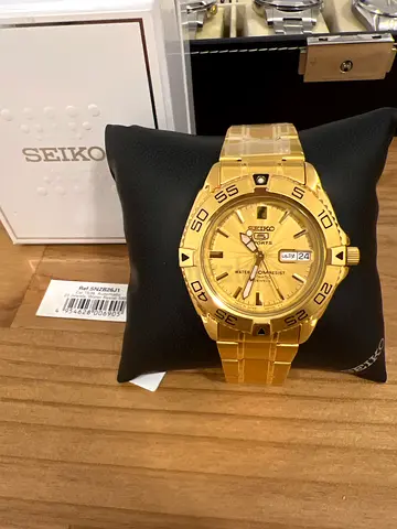 Seiko 5 Sports Gold-Tone Mens Watch — Excellent Condition