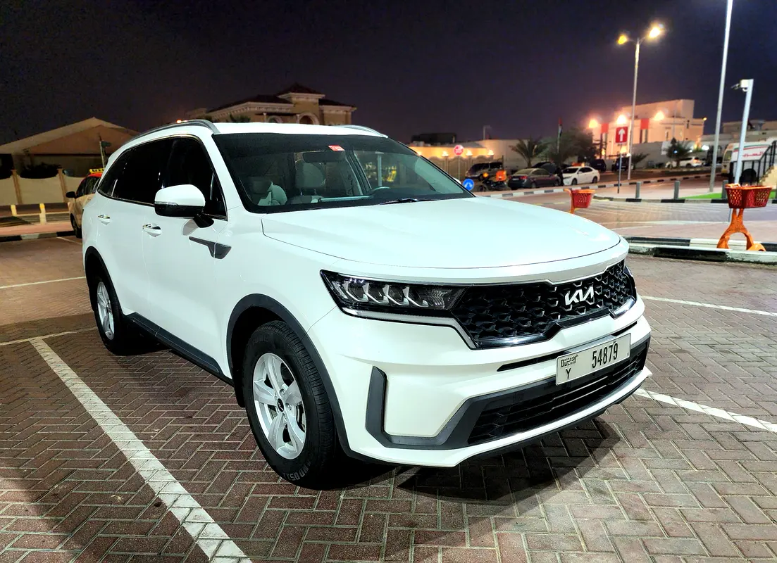 Kia Sorento 2023 — photo 1 of 15