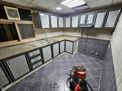 Spacious 2bhk with open view//free parking nearby//very near to corniche