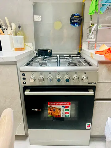 Geepas 4-Burner Gas Cooker with Oven - Good Working Condition
