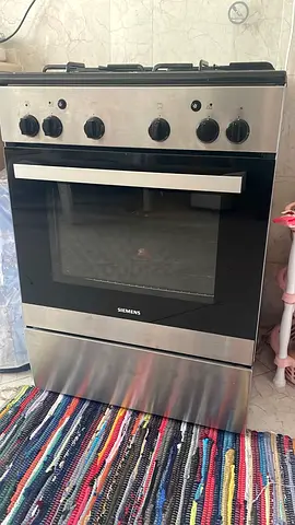 Siemens freestanding gas cooker with oven - excellent working condition including gas cylinder