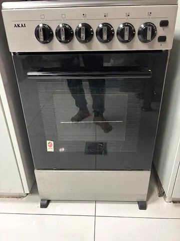AKAI freestanding gas oven and stove, used