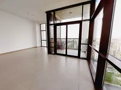 Corner Unit|Vacant in 1 month|High Floor|L shape .