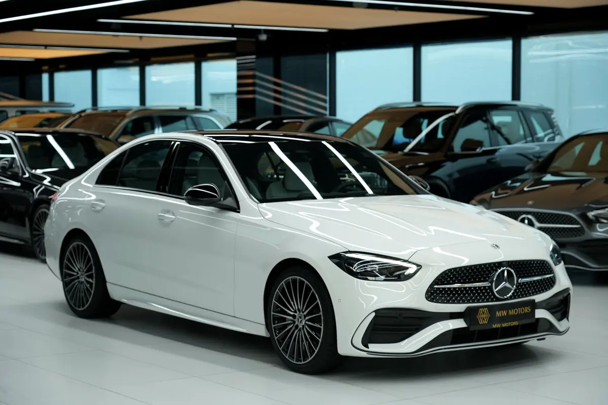 Mercedes-Benz C-Class 2026 — photo 1 of 20