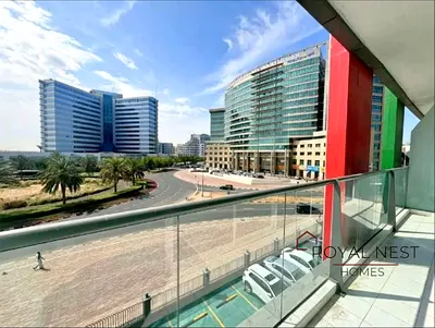 Unfurnished | Spacious Layout | With Kitchen Appliances