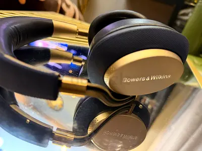 Bowers  Wilkins PX